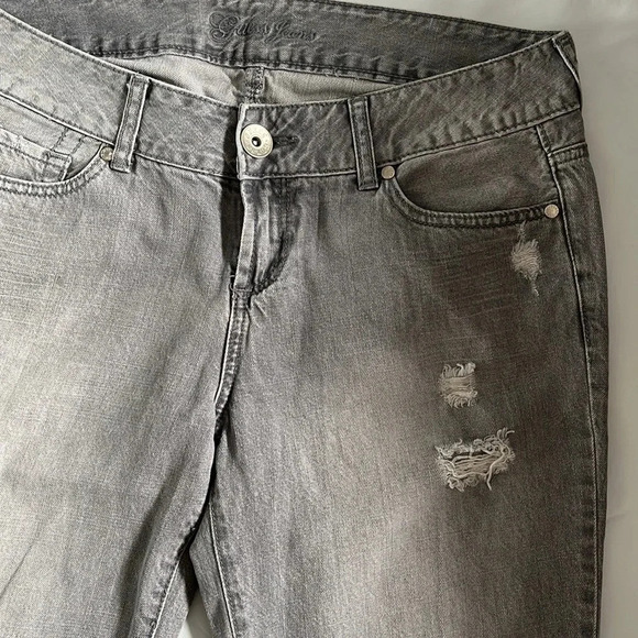 Boyfriend Distressed Mid-rise Y2K Jeans, Size  30 - Picture 6 of 12